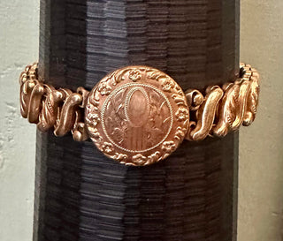 Sweetheart Expandable bracelet with Round oval motif